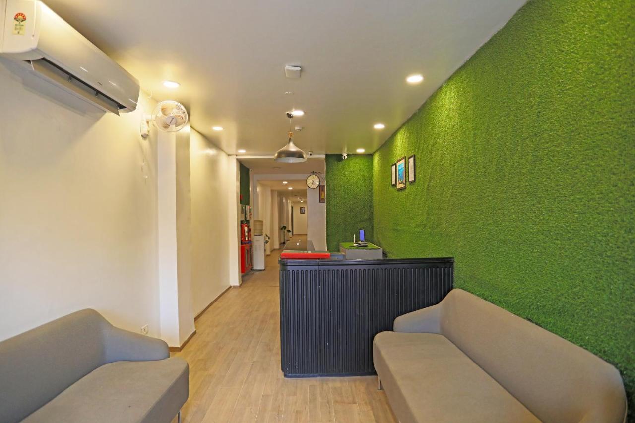 Hotel Yellow Chilli Britannia Chowk- Couple Friendly Local Id Accepted Нью-Дели Экстерьер фото