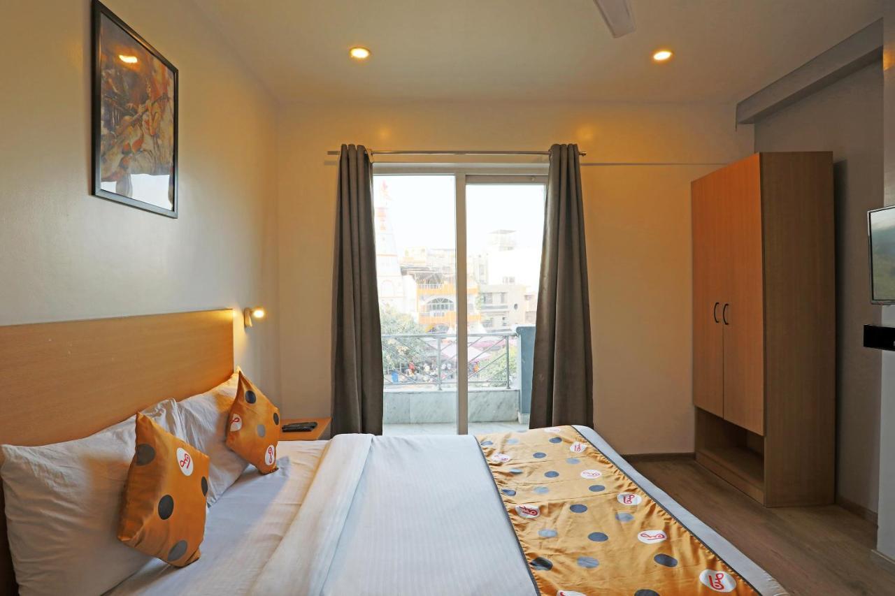 Hotel Yellow Chilli Britannia Chowk- Couple Friendly Local Id Accepted Нью-Дели Экстерьер фото